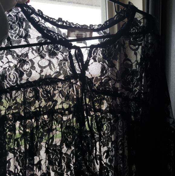 Sheer Black Floral Blouse - Picture 3 of 3